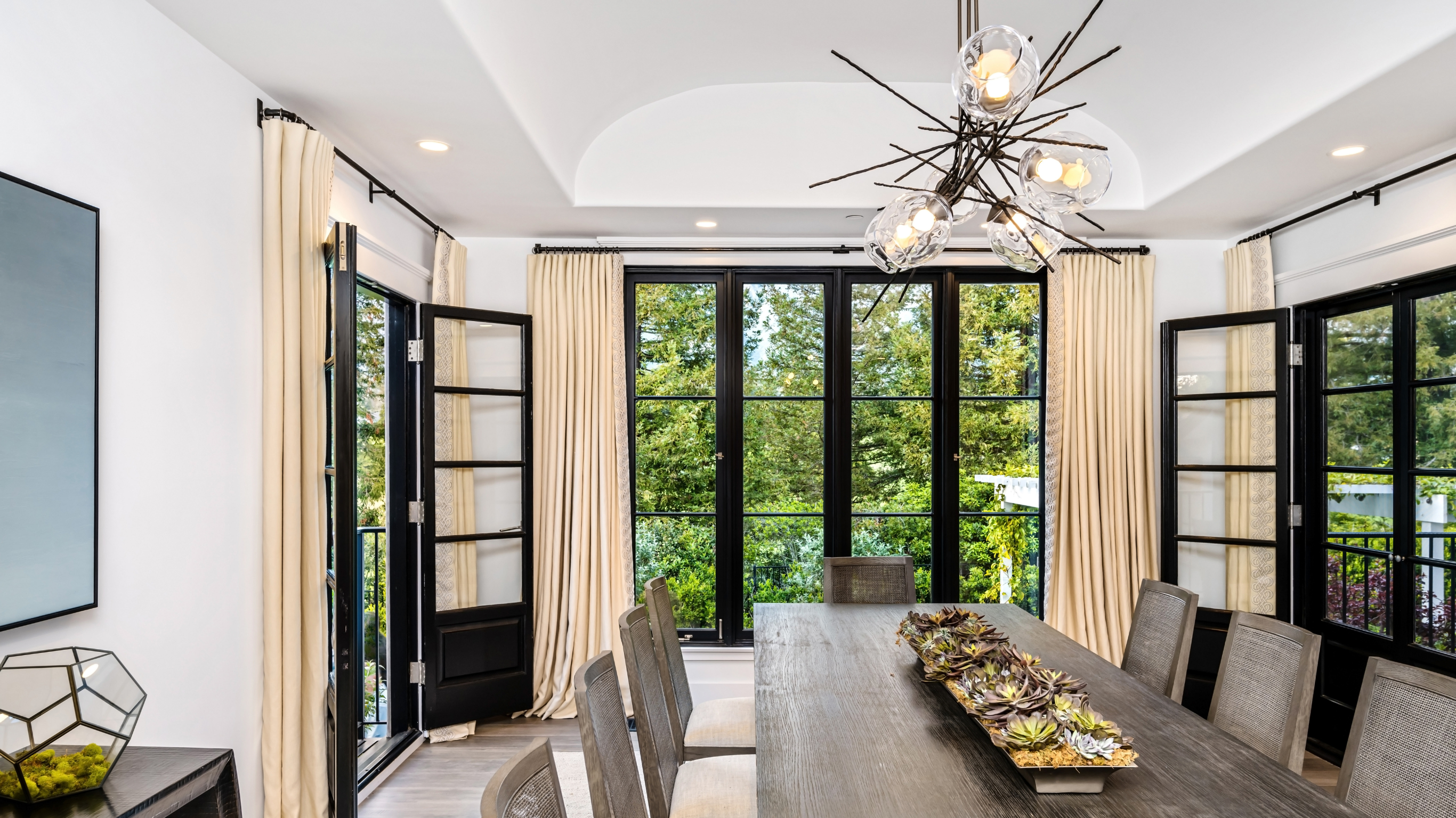 Benefits of Custom Glass Installation